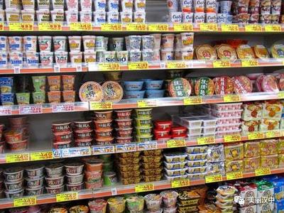 漢中某學(xué)校一桶泡面賣10元引質(zhì)疑，市場(chǎng)監(jiān)管局介入調(diào)查預(yù)包裝食品定價(jià)